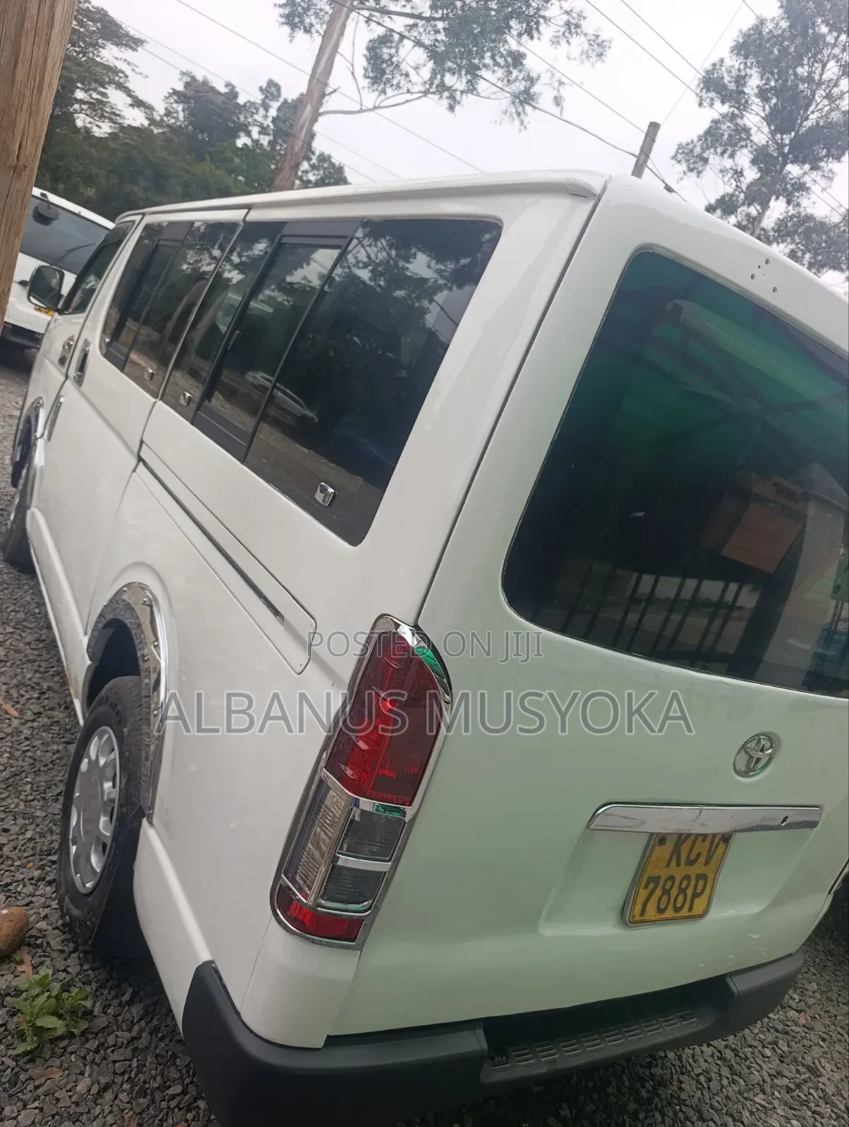 Toyota HiAce 2013 White