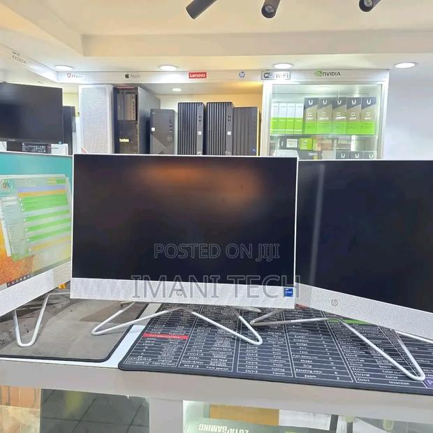 Desktop Computer HP 200 G4 22 All-in-One 8GB Intel Core i5 SSD 256GB - main view