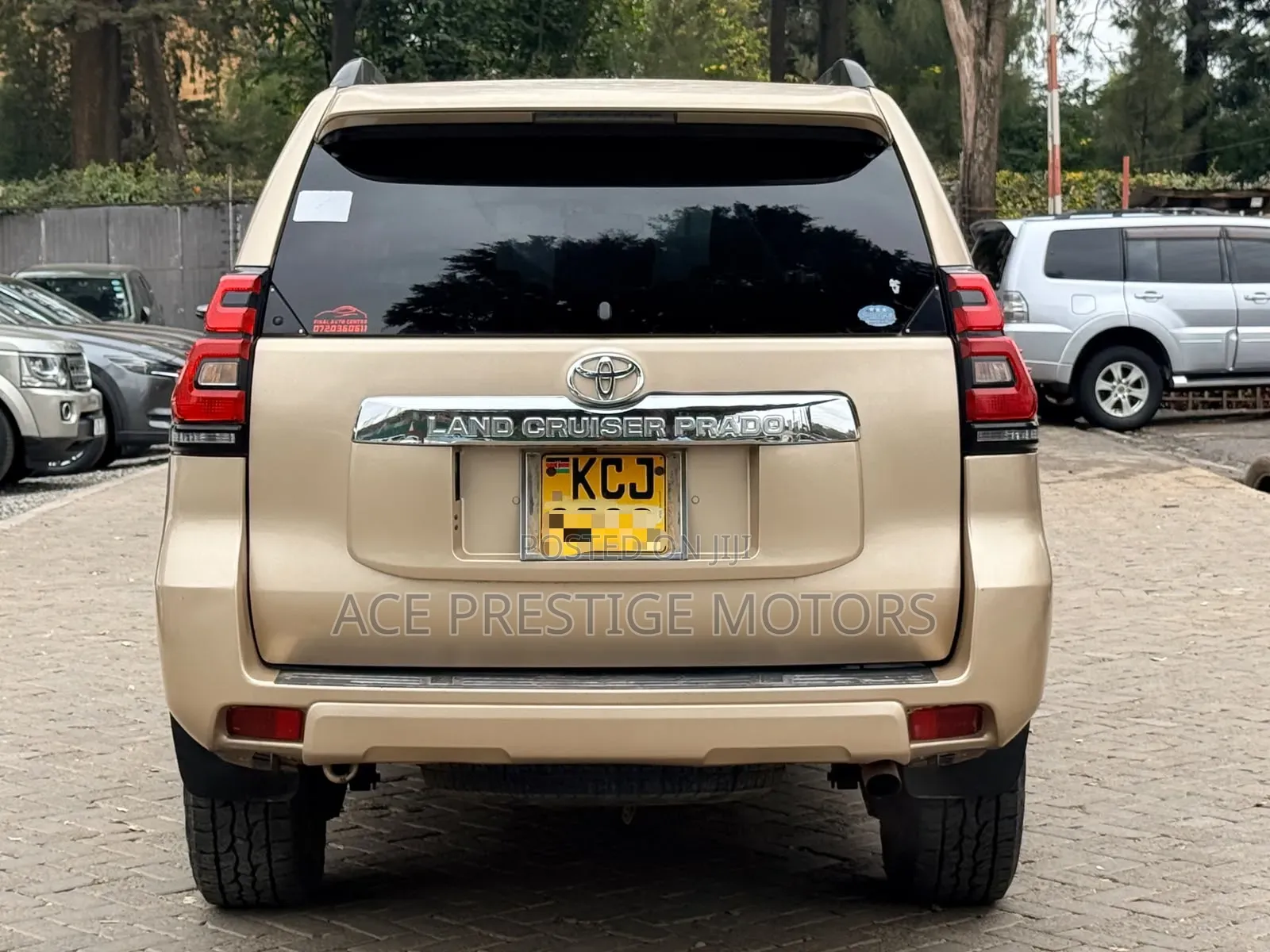 Toyota Land Cruiser Prado 2011 Gold