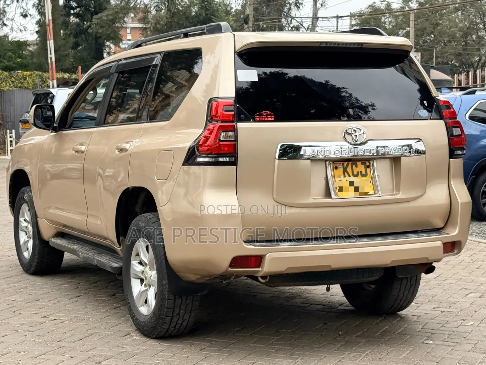 Toyota Land Cruiser Prado 2011 Gold