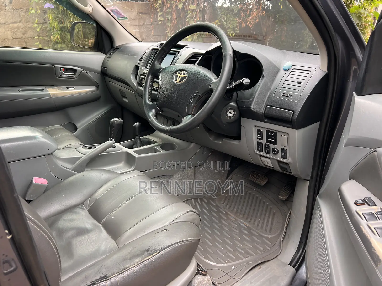 Toyota Hilux 3.0 D-4D 4x4 2012 Gray
