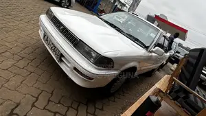 Toyota Corolla 1991 White