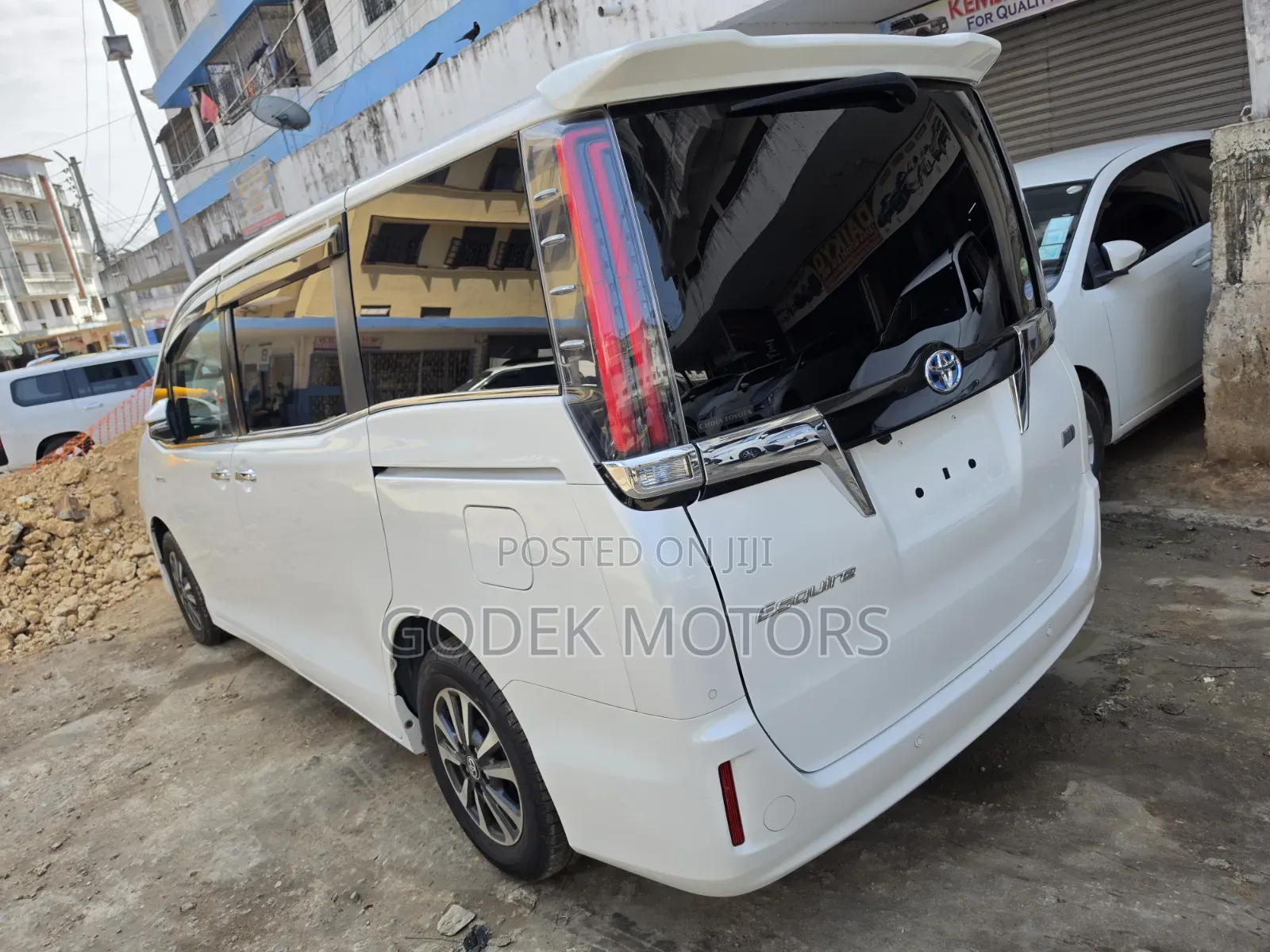 Toyota Esquire 2019 Silver