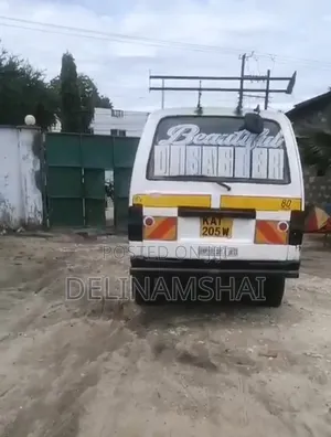 Nissan Caravan (Urvan) 1998 White