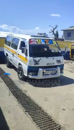 Nissan Caravan (Urvan) 1998 White