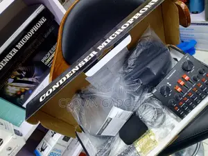 BM800 Studio Mic V8 Live Sound Card for Podcast Streaming