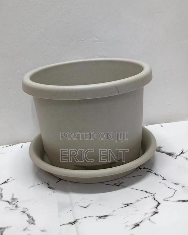 Flower Pot/ Planter Height: 19cm Upper Diameter: 26cm - thumbnail 2