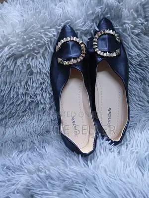 Elegant Buckle Office Shoes for Women