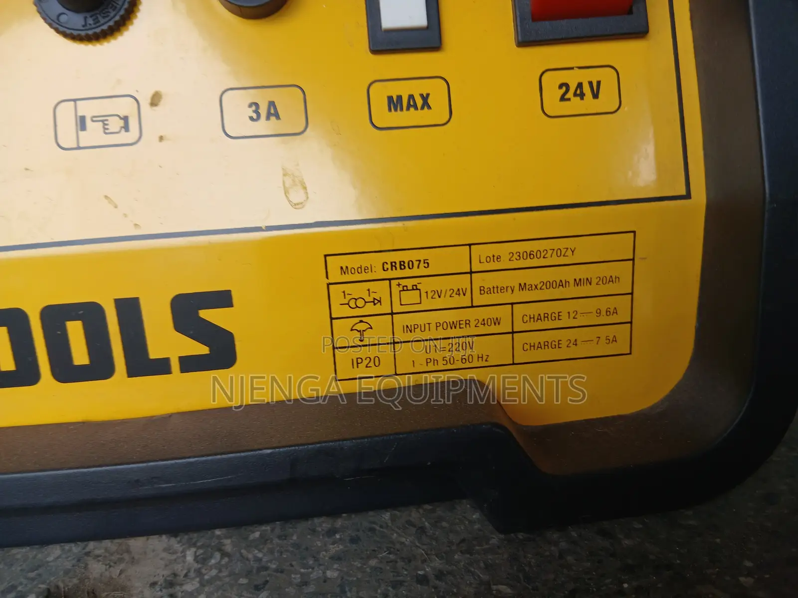 Uyustools 12V / 24V Portable Car Truck Battery Charger(20Ah – 200Ah)