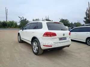Volkswagen Touareg 2012 White