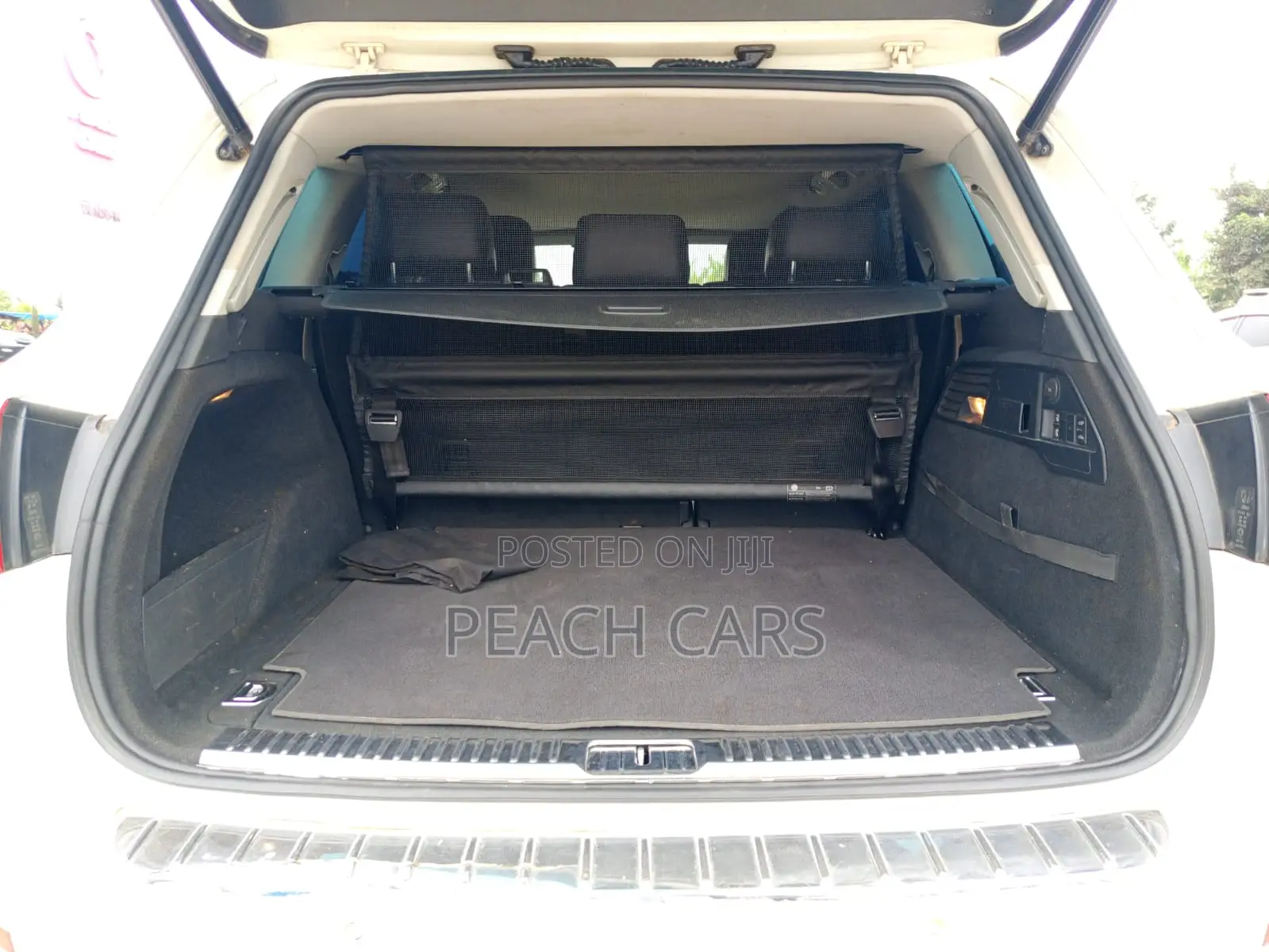 Volkswagen Touareg 2012 White