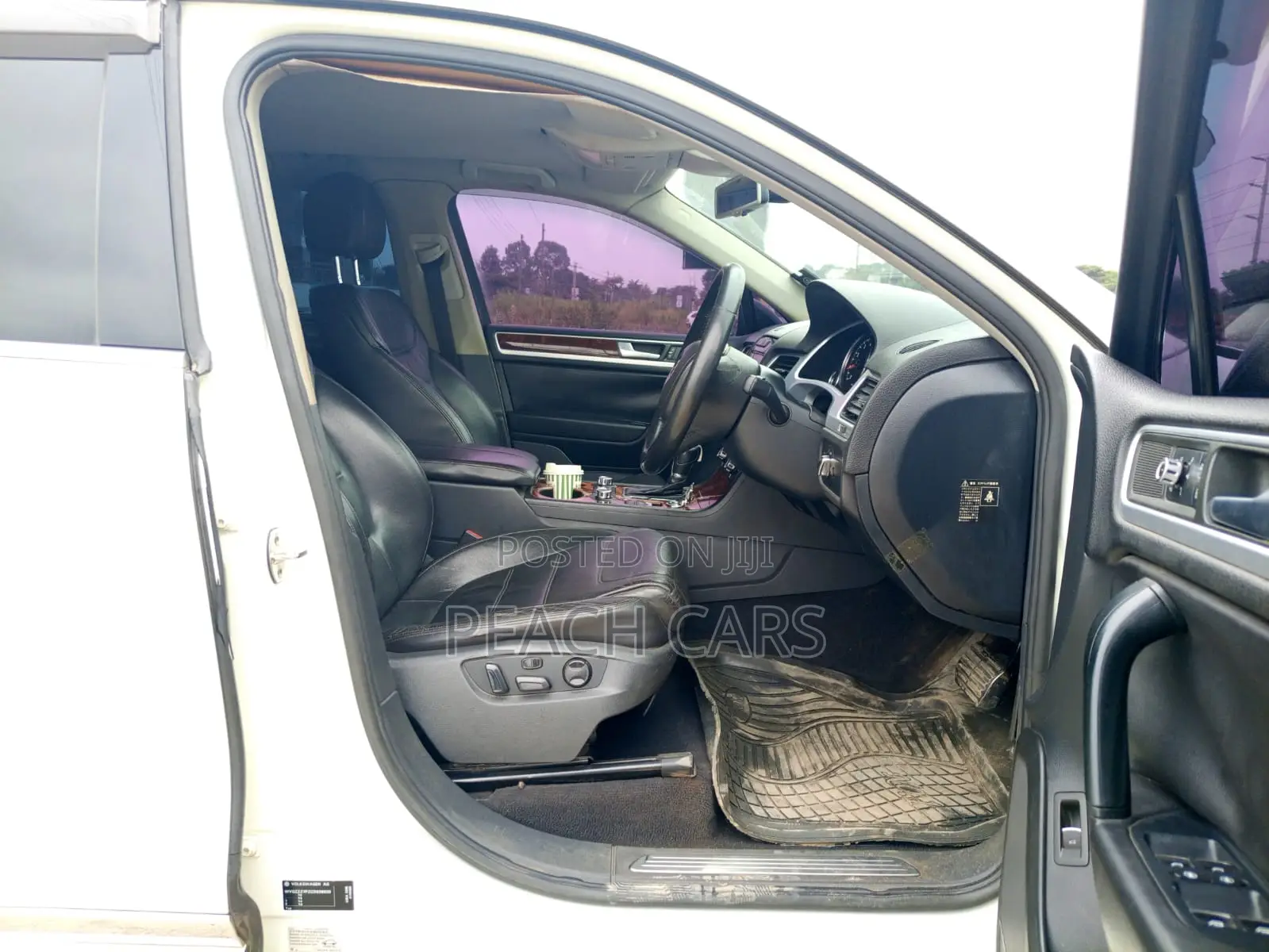 Volkswagen Touareg 2012 White