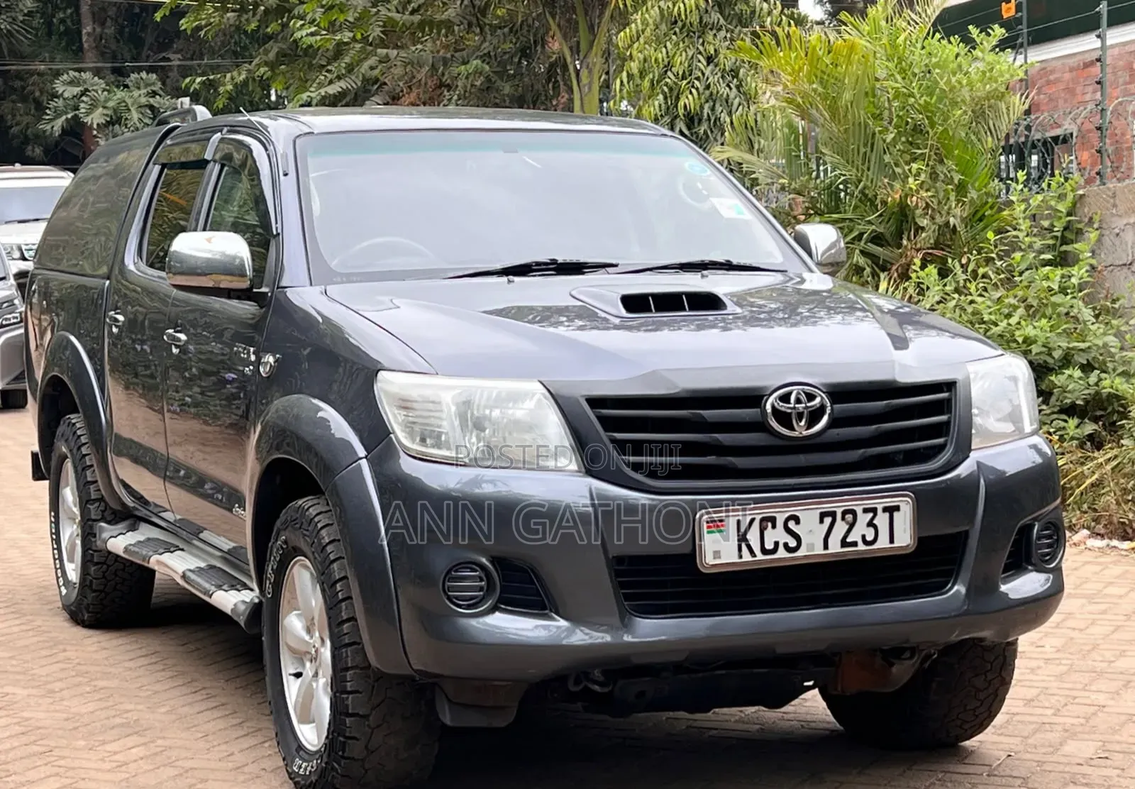 Toyota Hilux 2012 Gray
