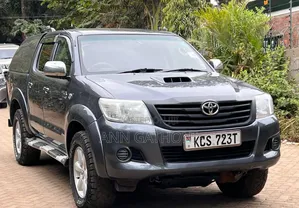 Toyota Hilux 2012 Gray