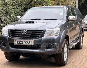 Toyota Hilux 2012 Gray