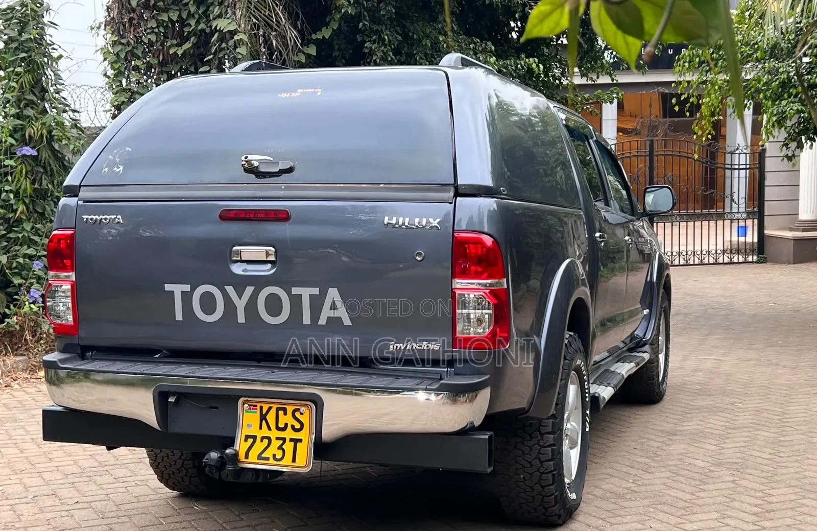 Toyota Hilux 2012 Gray