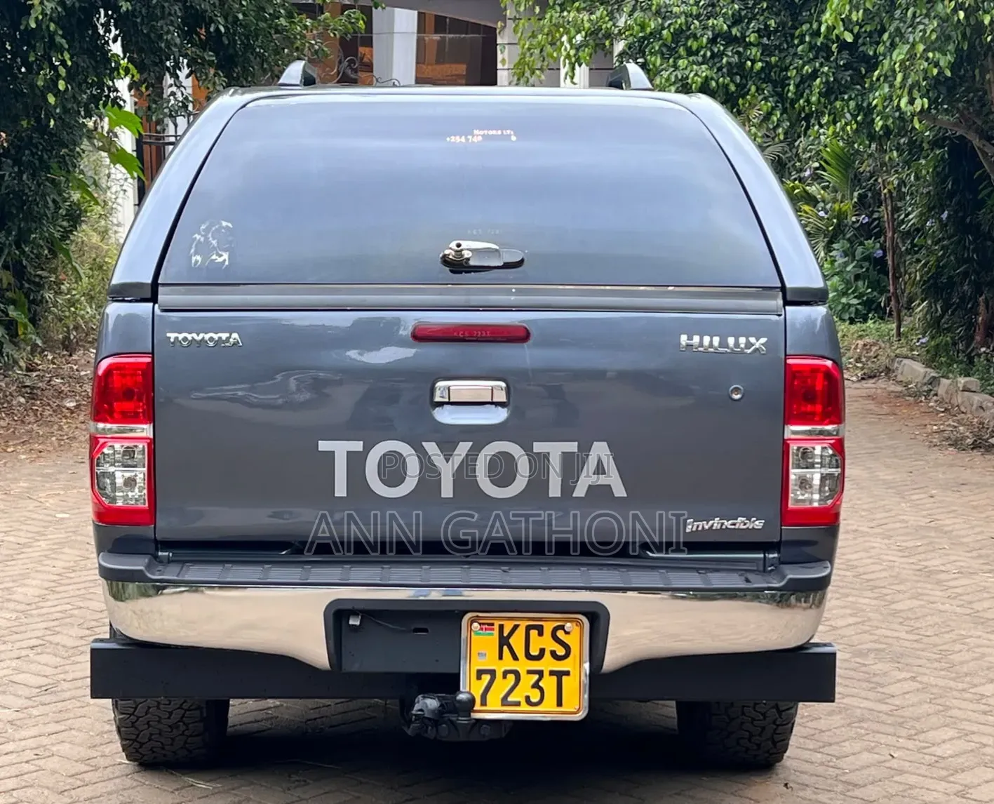 Toyota Hilux 2012 Gray