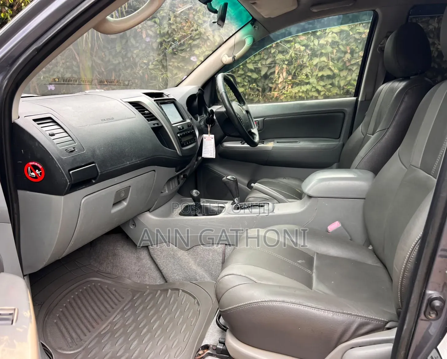 Toyota Hilux 2012 Gray