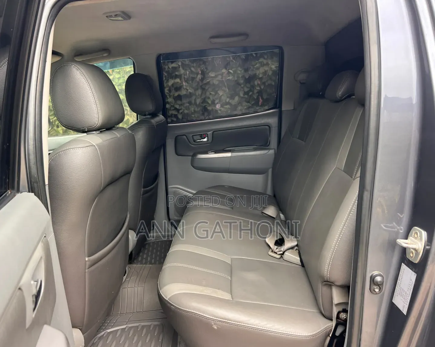Toyota Hilux 2012 Gray