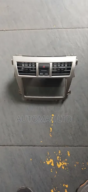 Toyota Belta Vent+frame+hazard
