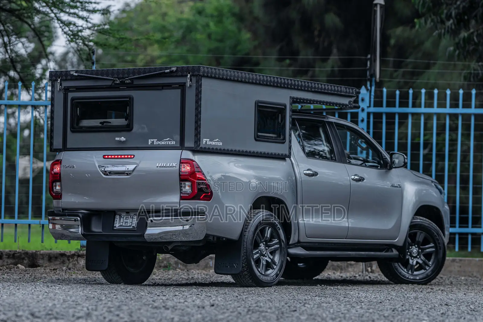 Toyota Hilux 2024 Silver