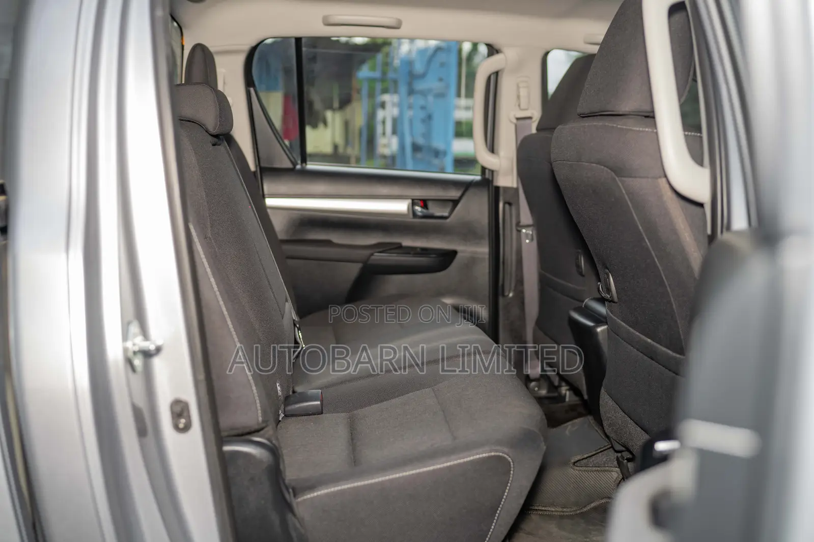 Toyota Hilux 2024 Silver