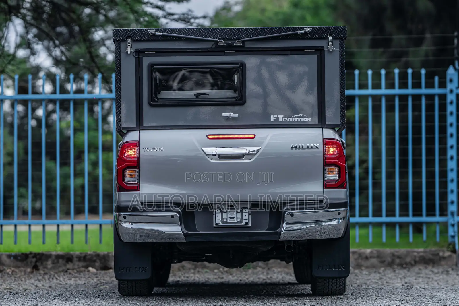 Toyota Hilux 2024 Silver