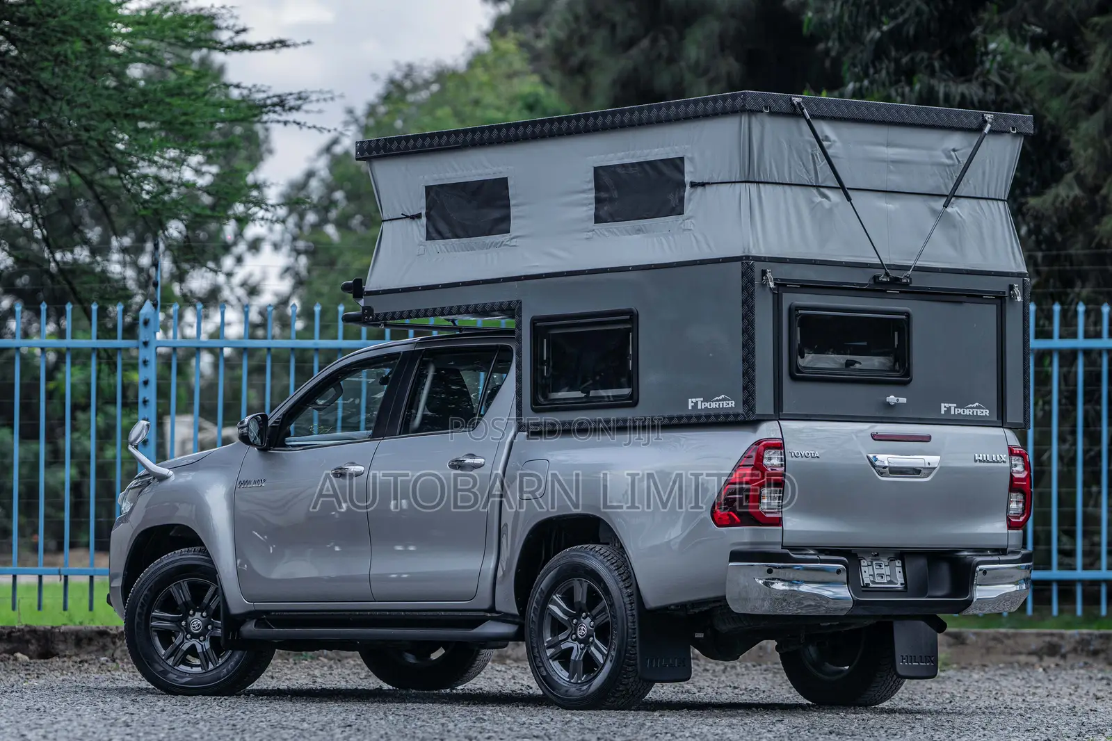 Toyota Hilux 2024 Silver