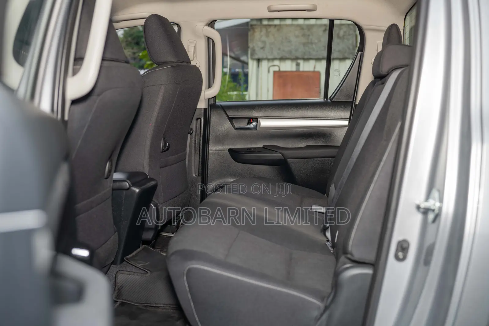 Toyota Hilux 2024 Silver