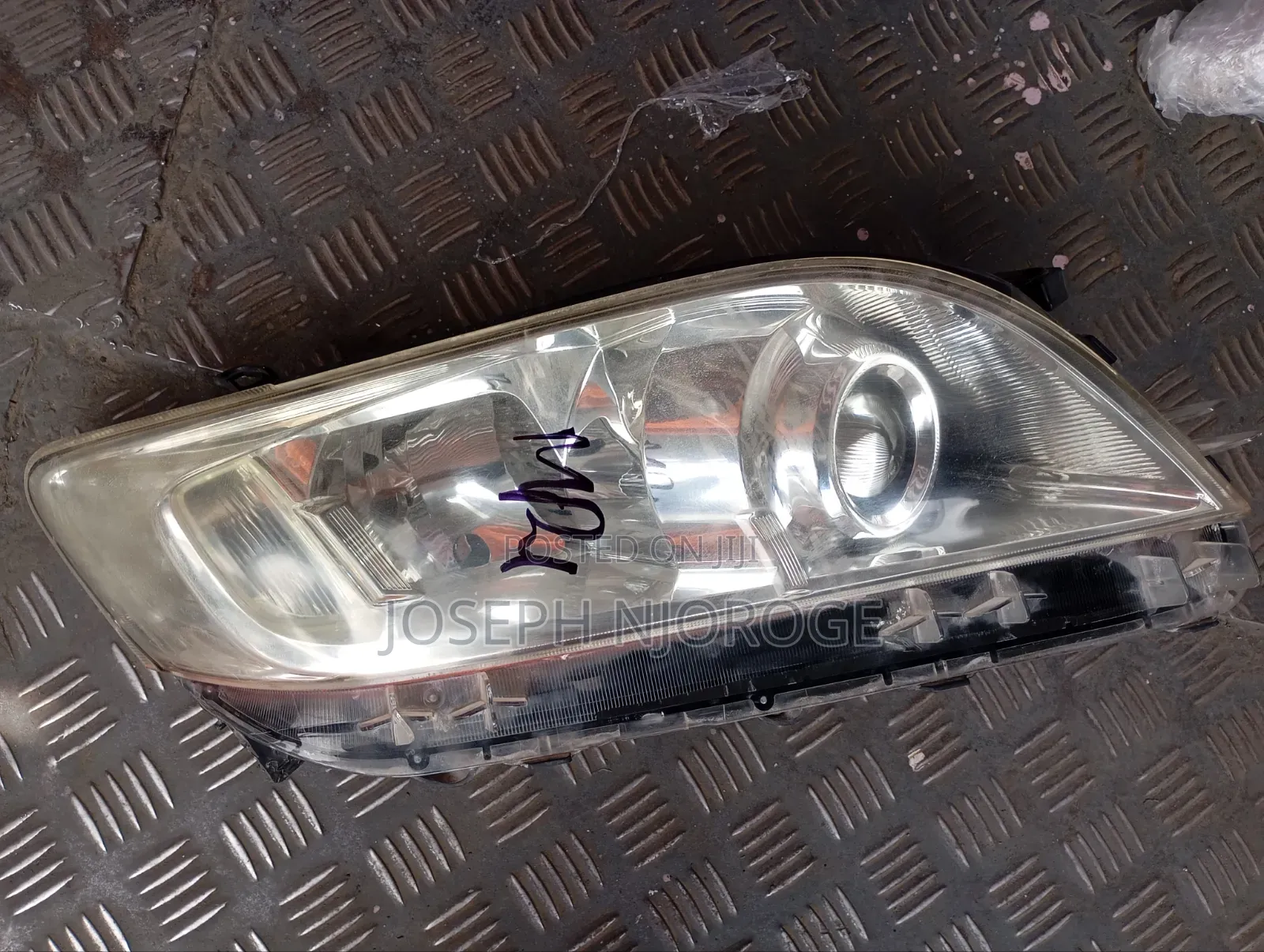 Toyota Vanguard Headlights