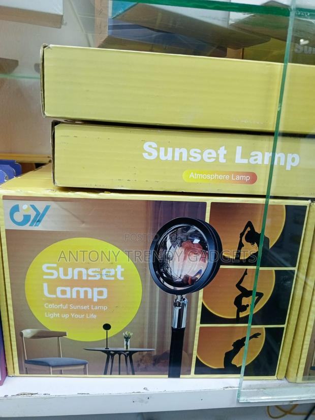 360° Rotating Sunset Projection Light With Remote Control - thumbnail 2