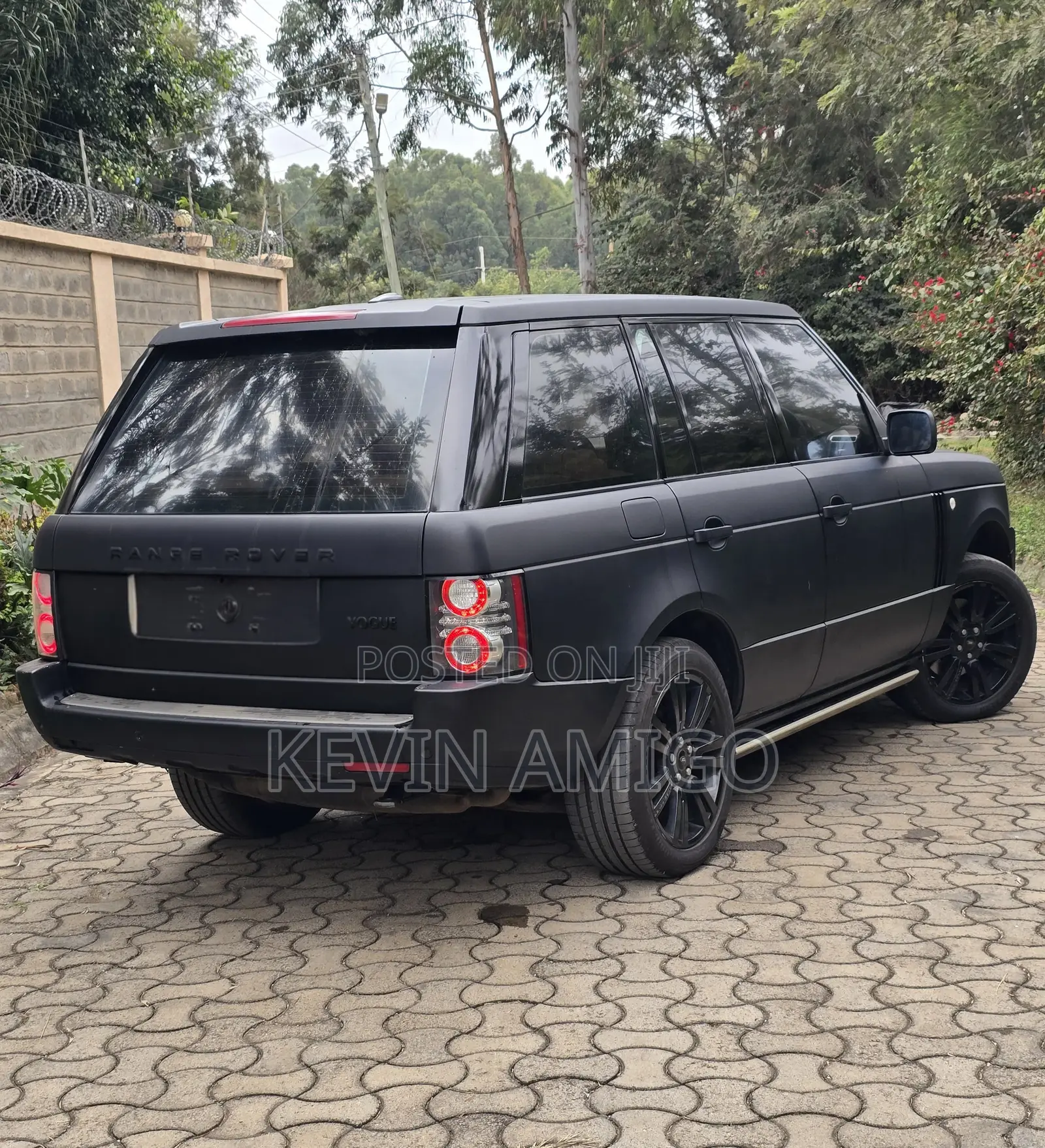 Land Rover Range Rover Vogue 2010 Gray