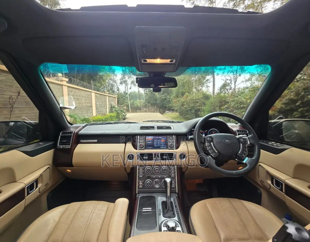 Land Rover Range Rover Vogue 2010 Gray