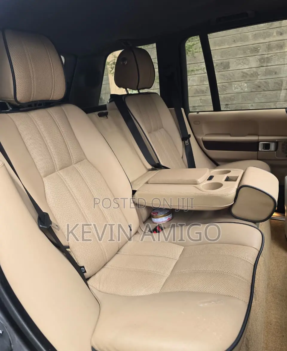 Land Rover Range Rover Vogue 2010 Gray