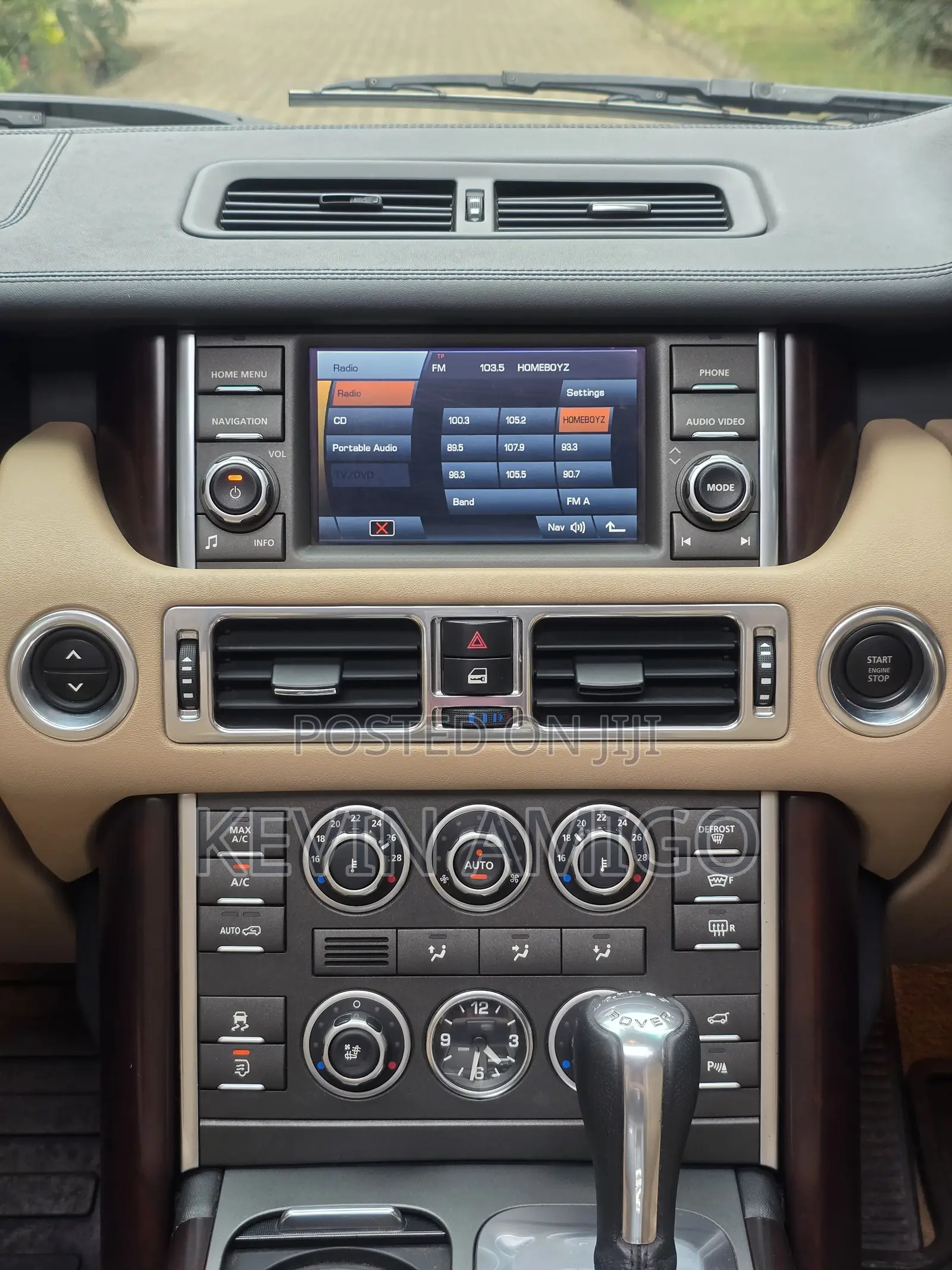 Land Rover Range Rover Vogue 2010 Gray
