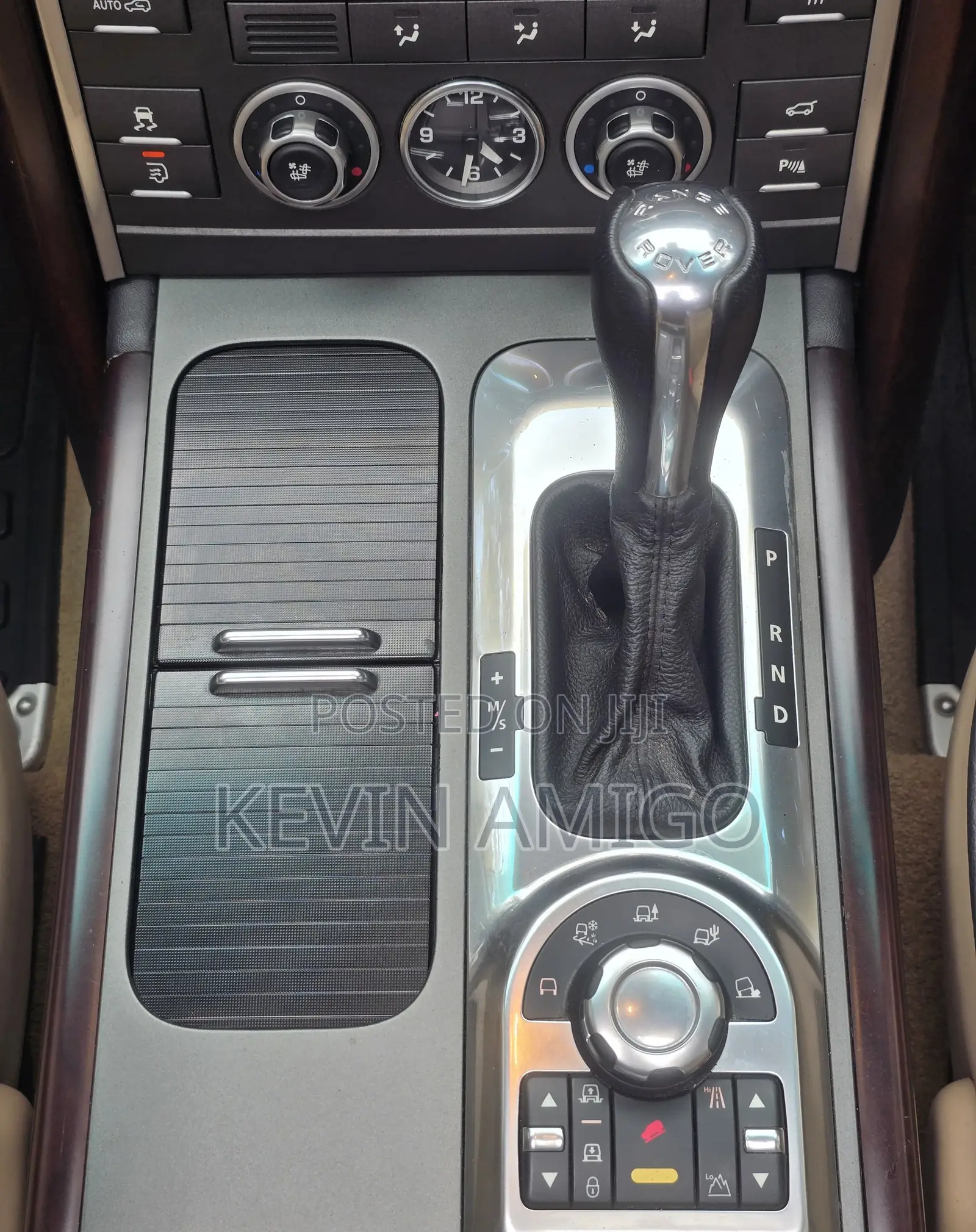 Land Rover Range Rover Vogue 2010 Gray