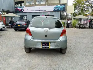 Toyota Vitz 2009 Green