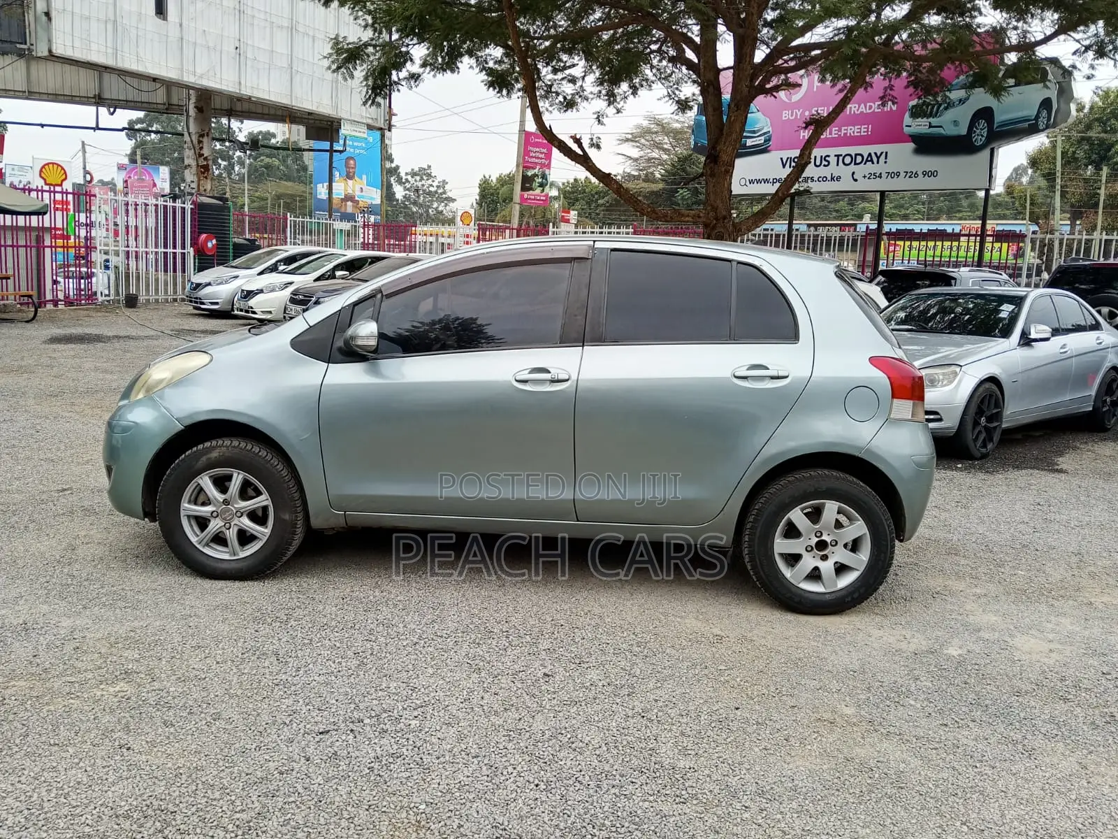 Toyota Vitz 2009 Green