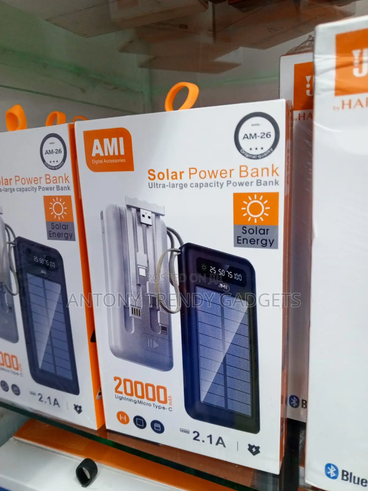AMI AM-26 20000mAh Solar Power Bank With Built-in Cables
