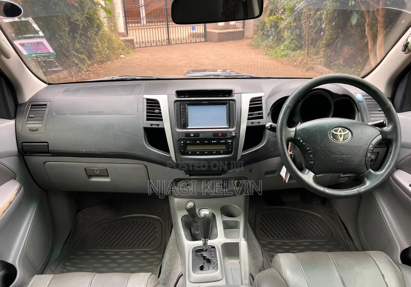 Toyota Hilux 3.0 D-4D 4x4 2012 Gray