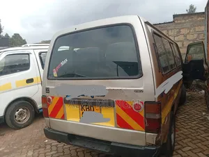 Nissan Caravan (Urvan) 2000 Grey