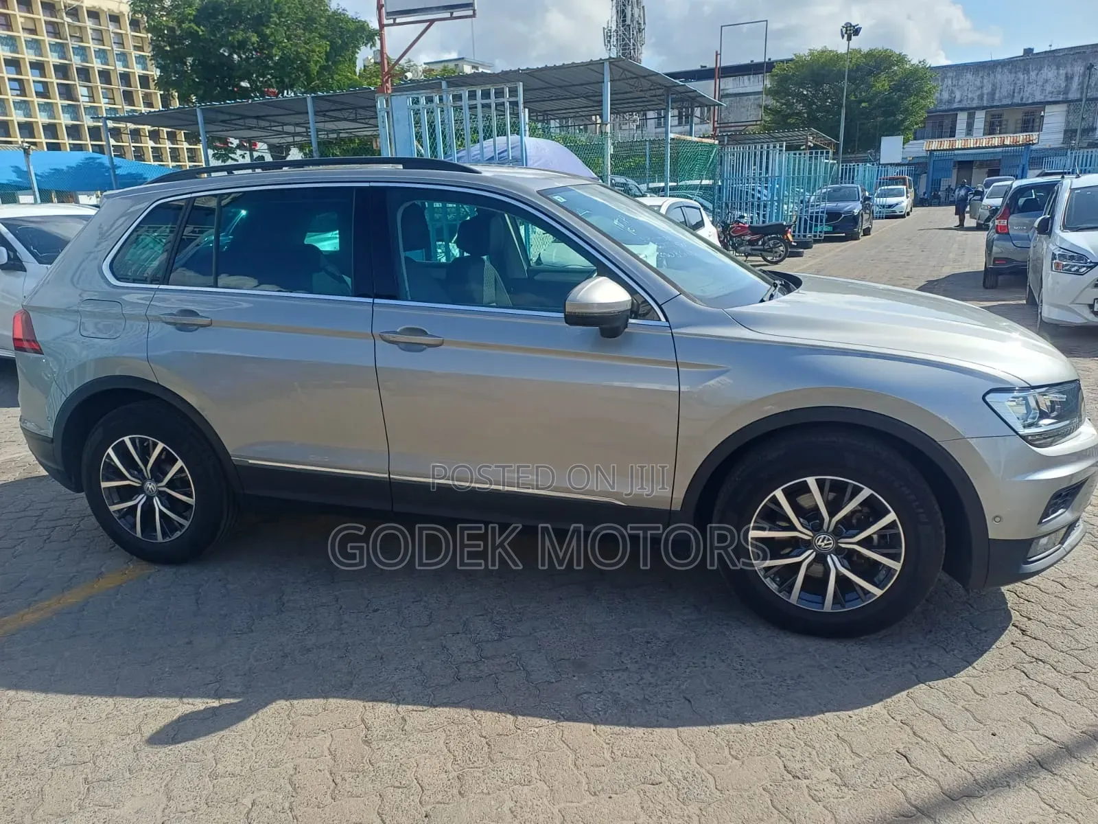 Volkswagen Tiguan 2019 Silver