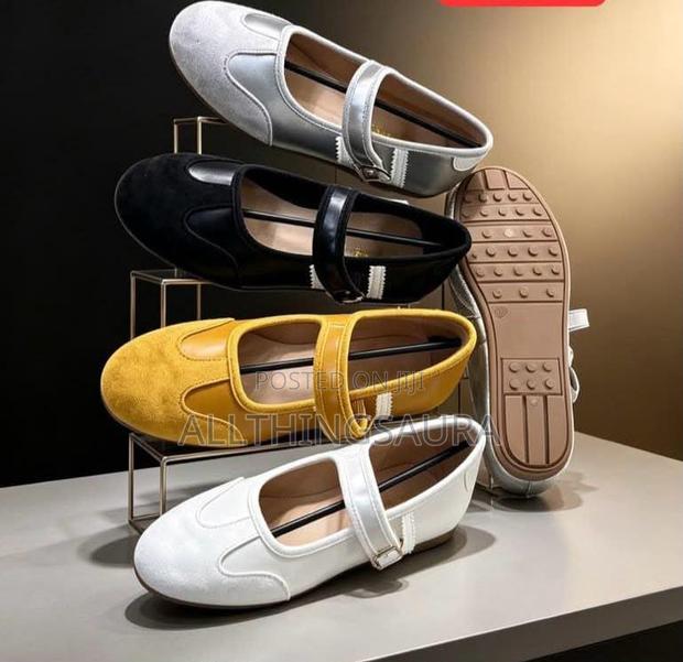 Zara Shoes - main view