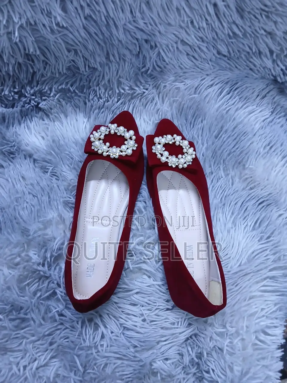 Elegant Women's Red Pearl Buckle Flat Shoes