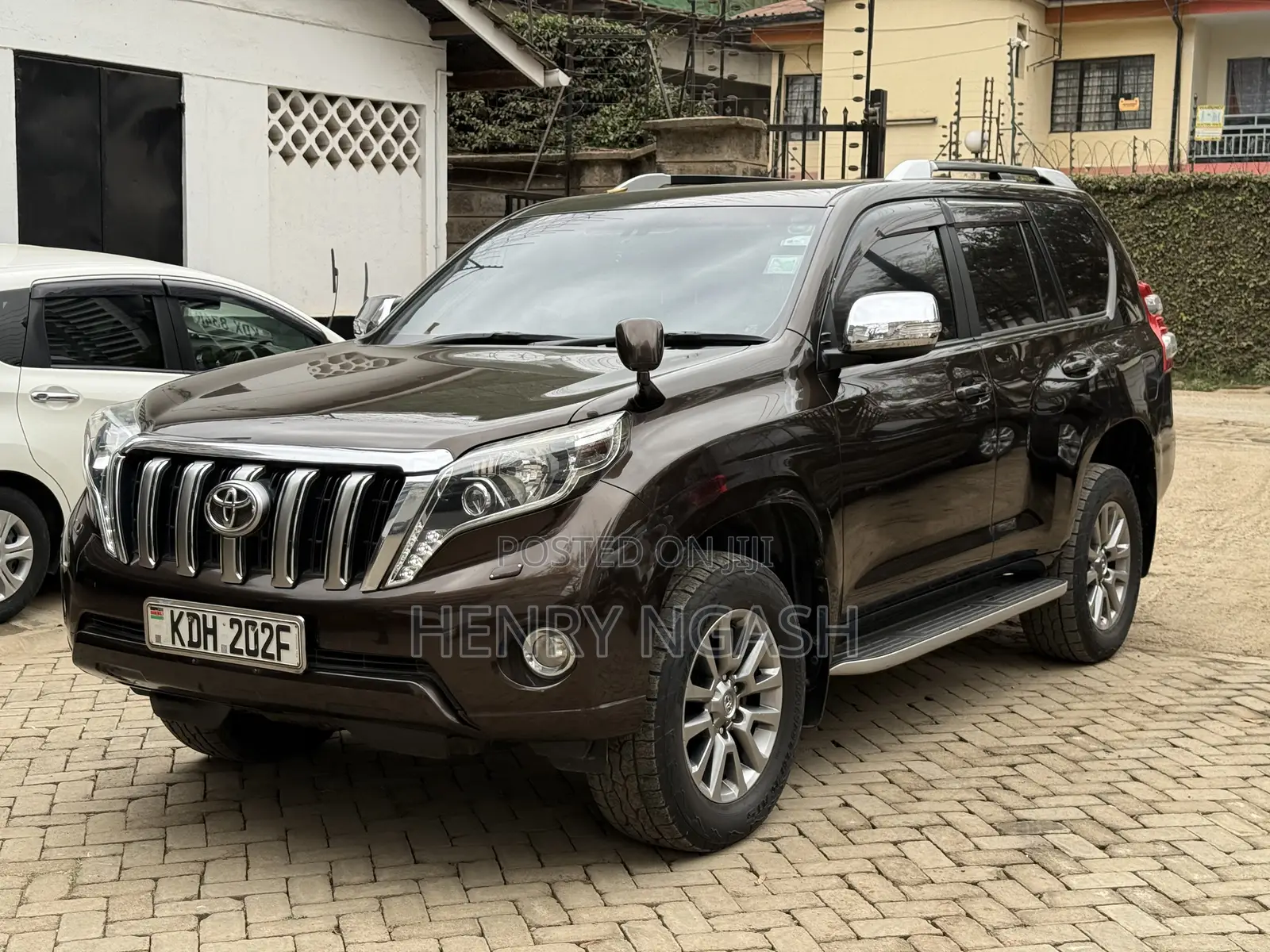 Toyota Land Cruiser Prado 2017 Brown