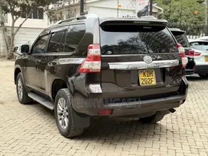 Toyota Land Cruiser Prado 2017 Brown