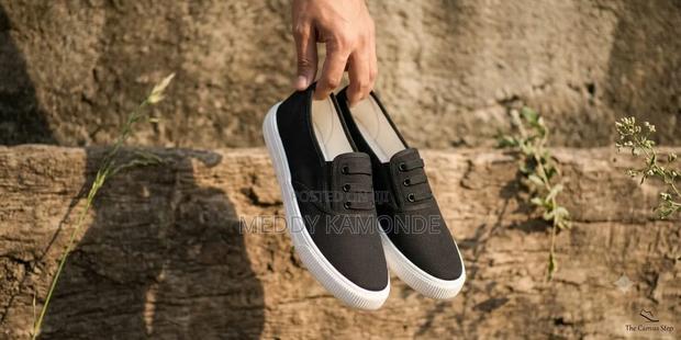 Ladies Canvas/Rubber Shoes