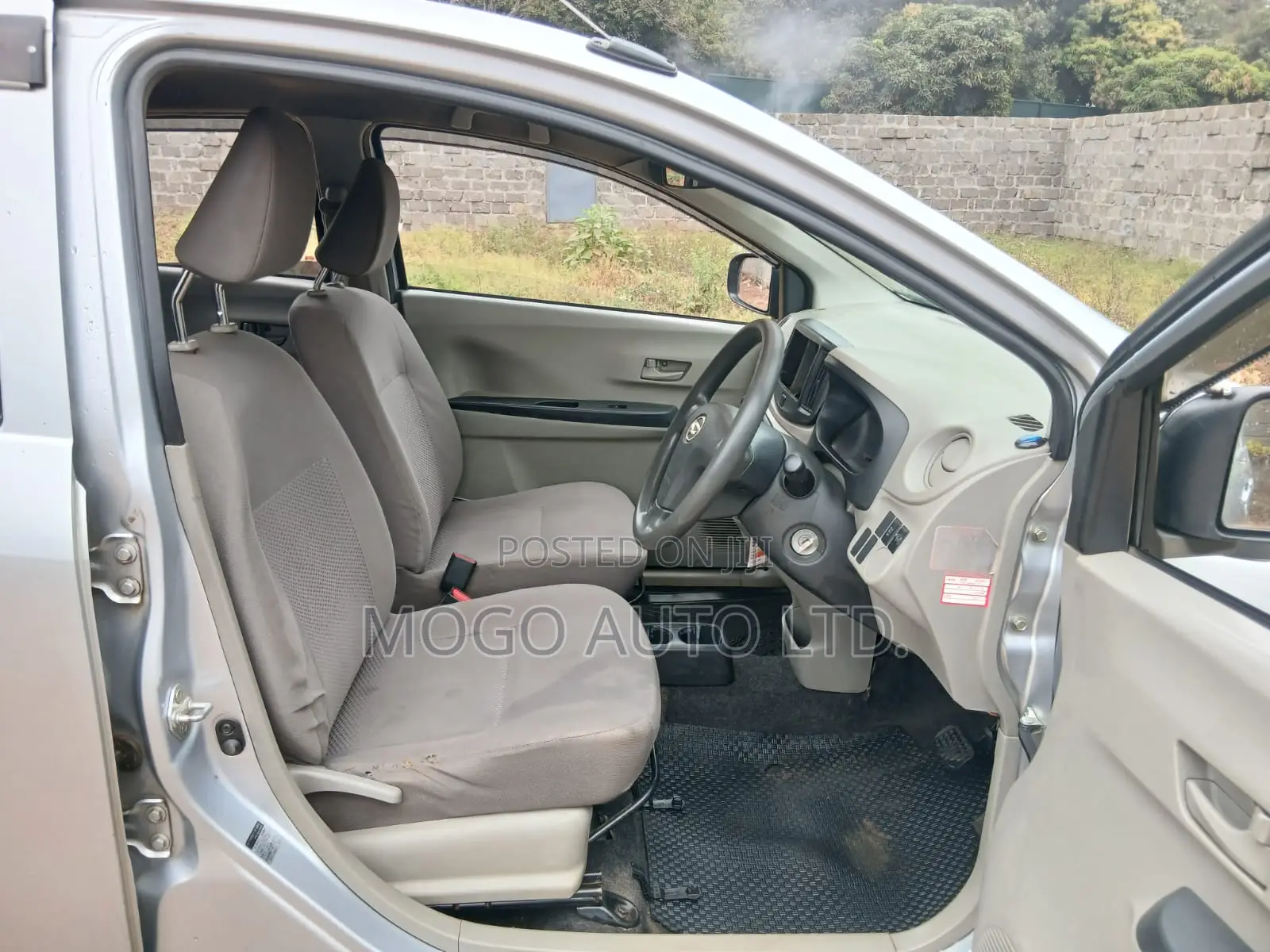 Daihatsu Mira 2014 Silver