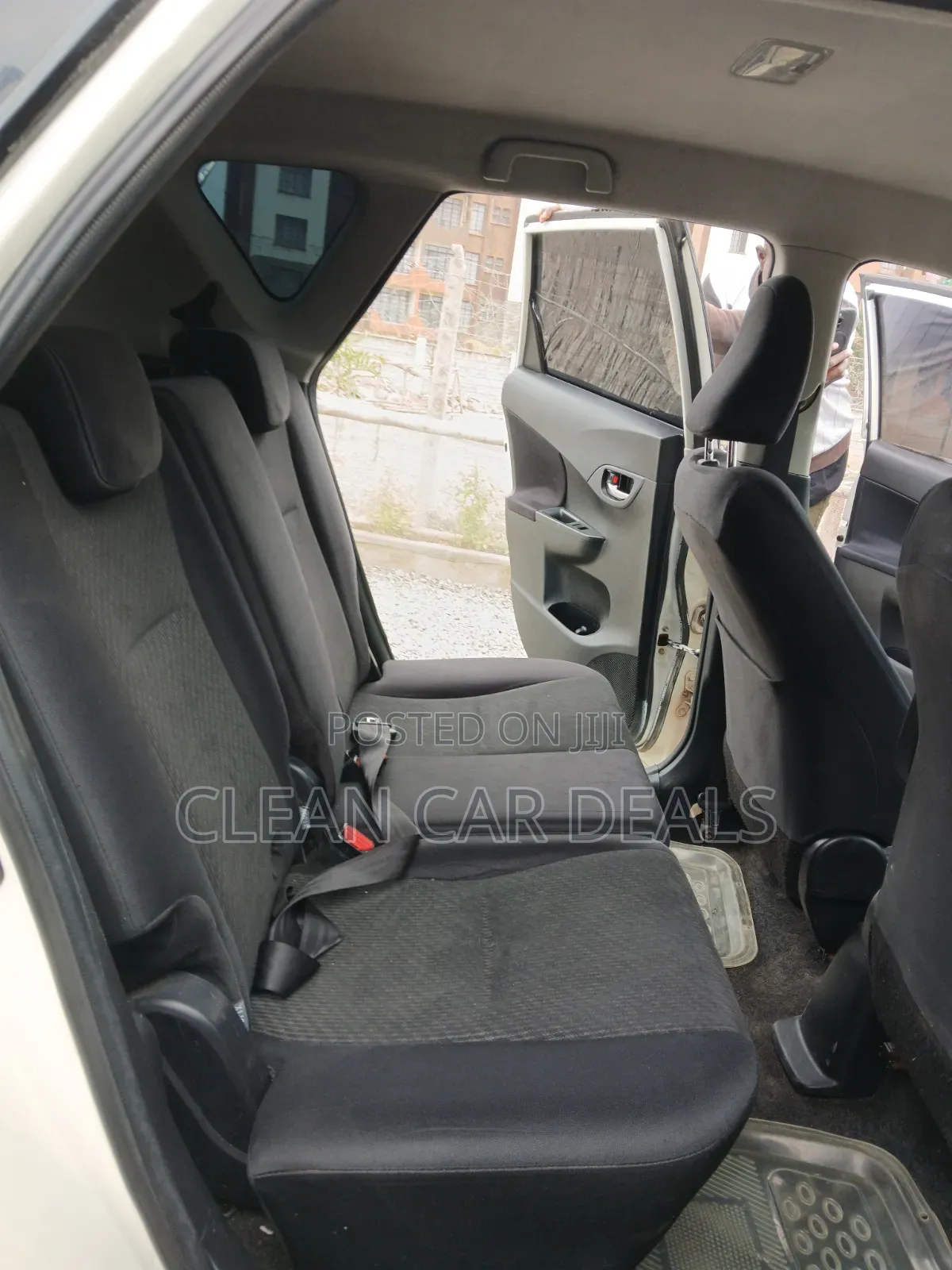 Subaru Trezia 2011 White