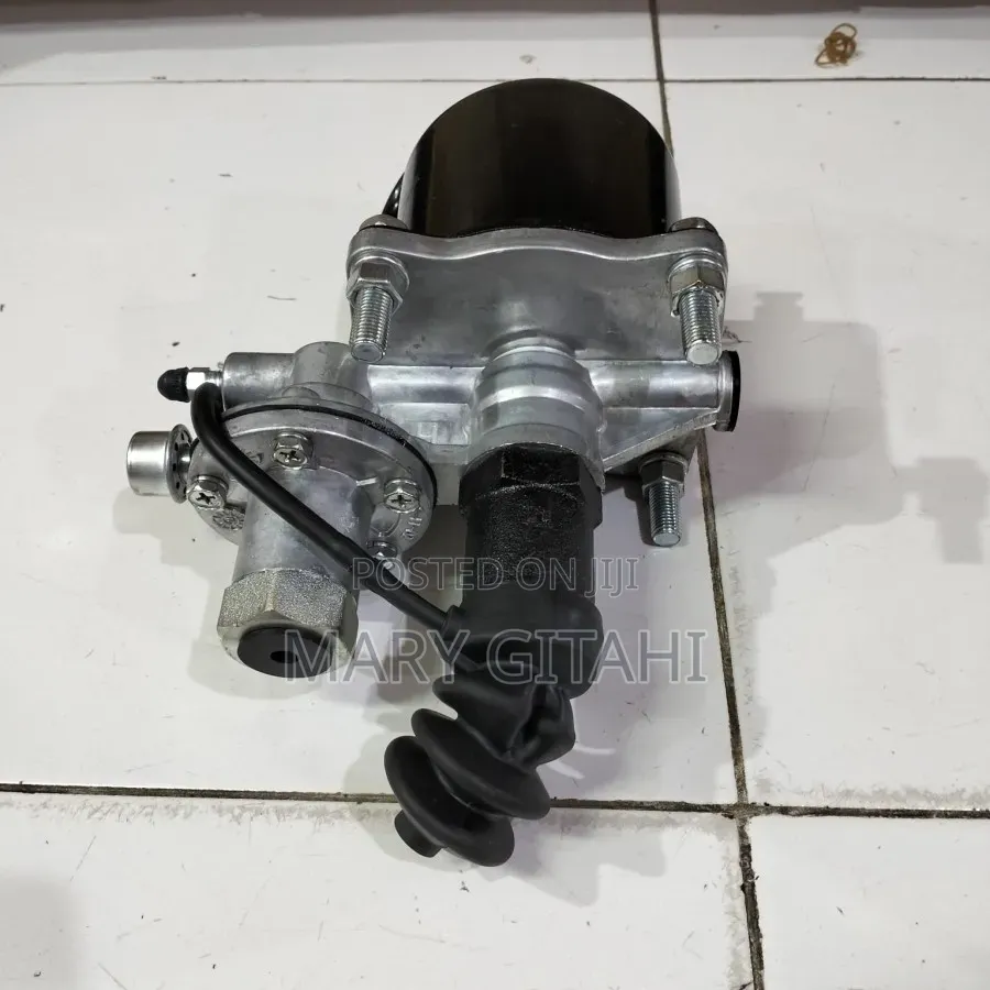 Heavy Truck Clutch Booster Assembly for Isuzu FTR90